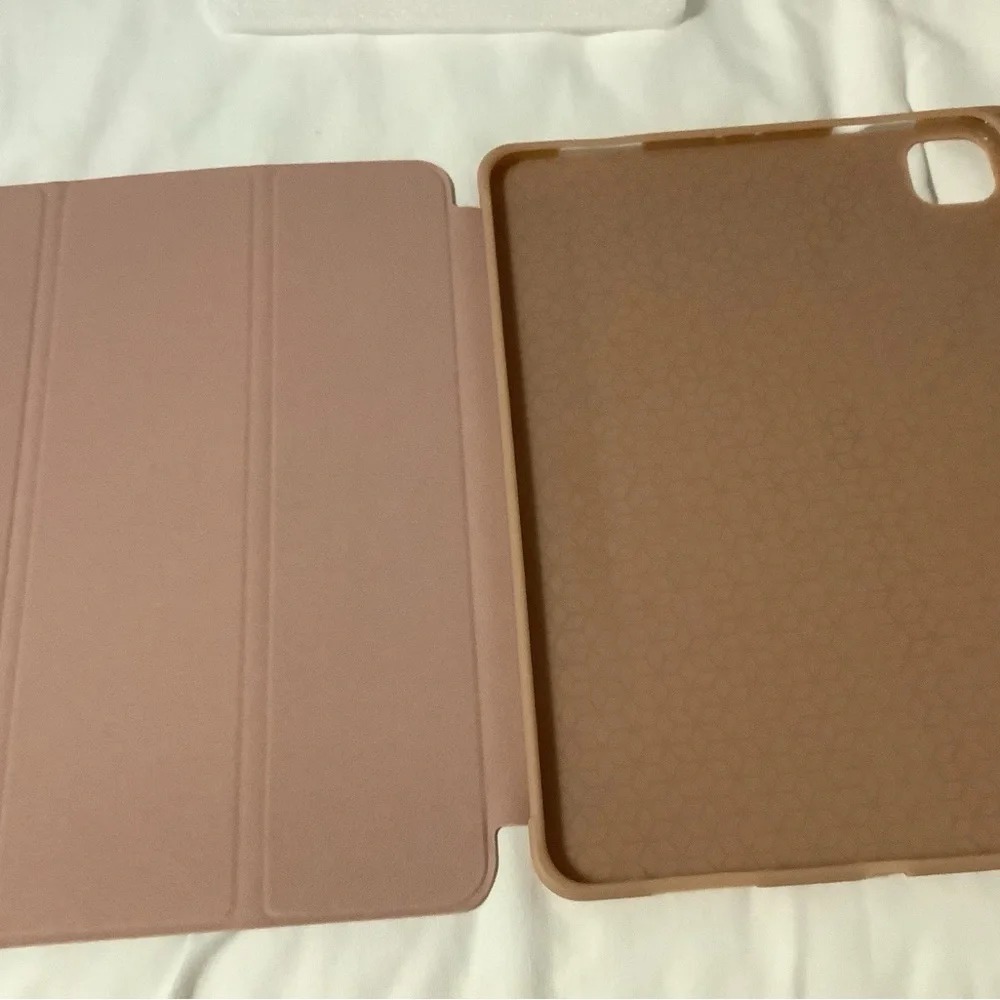 Rose Gold Tablet Case - Picture 4 of 5